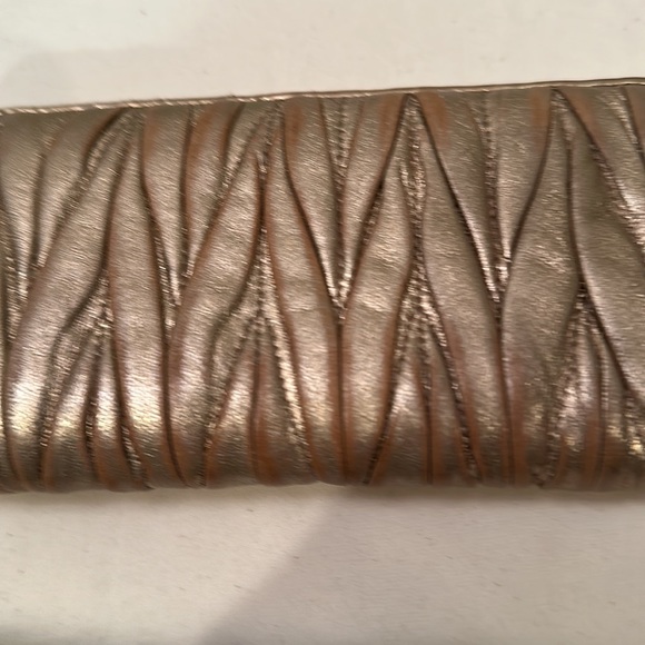 MIU MIU gold leather wallet with top zipper . - Picture 12 of 15